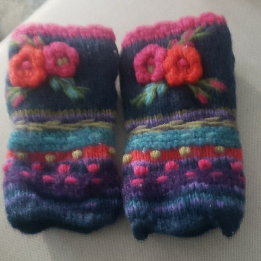 Sundance Multicolor Knit Mittens with Floral Design